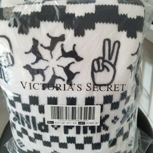 VS Pink black and white sherpa throw